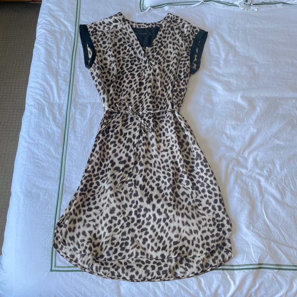 ZARA Basic Animal Print/Cheetah Tie dress with black cuff sleeves.